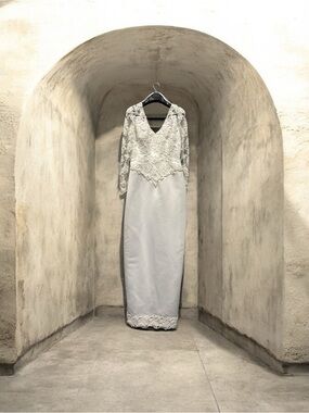 Elegant Long-Sleeve White Lace Wedding Dress with V-Neck